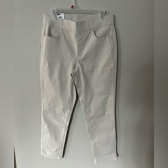 GLORIA VANDERBILT WOMEN’S MID-RISE PULL-ON PANTS CROP LENGTH SIZE: 8 - Picture 3 of 8